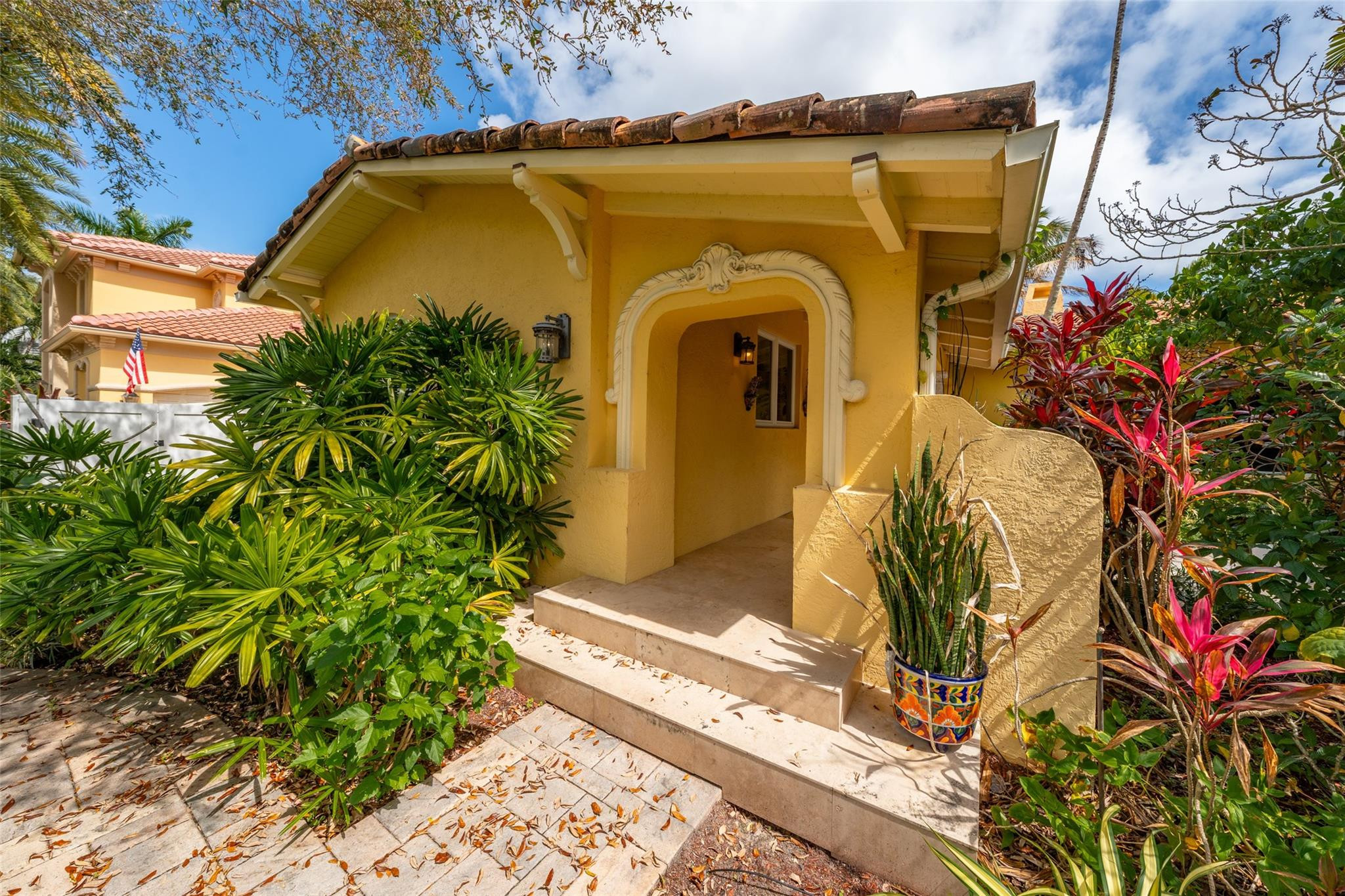 Las Olas Isles - Residential