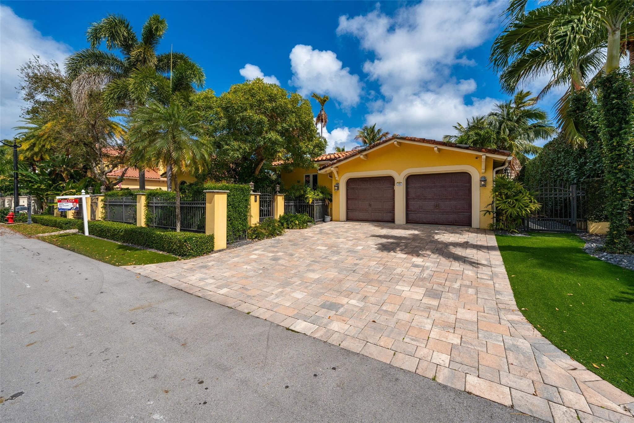 Las Olas Isles - Residential