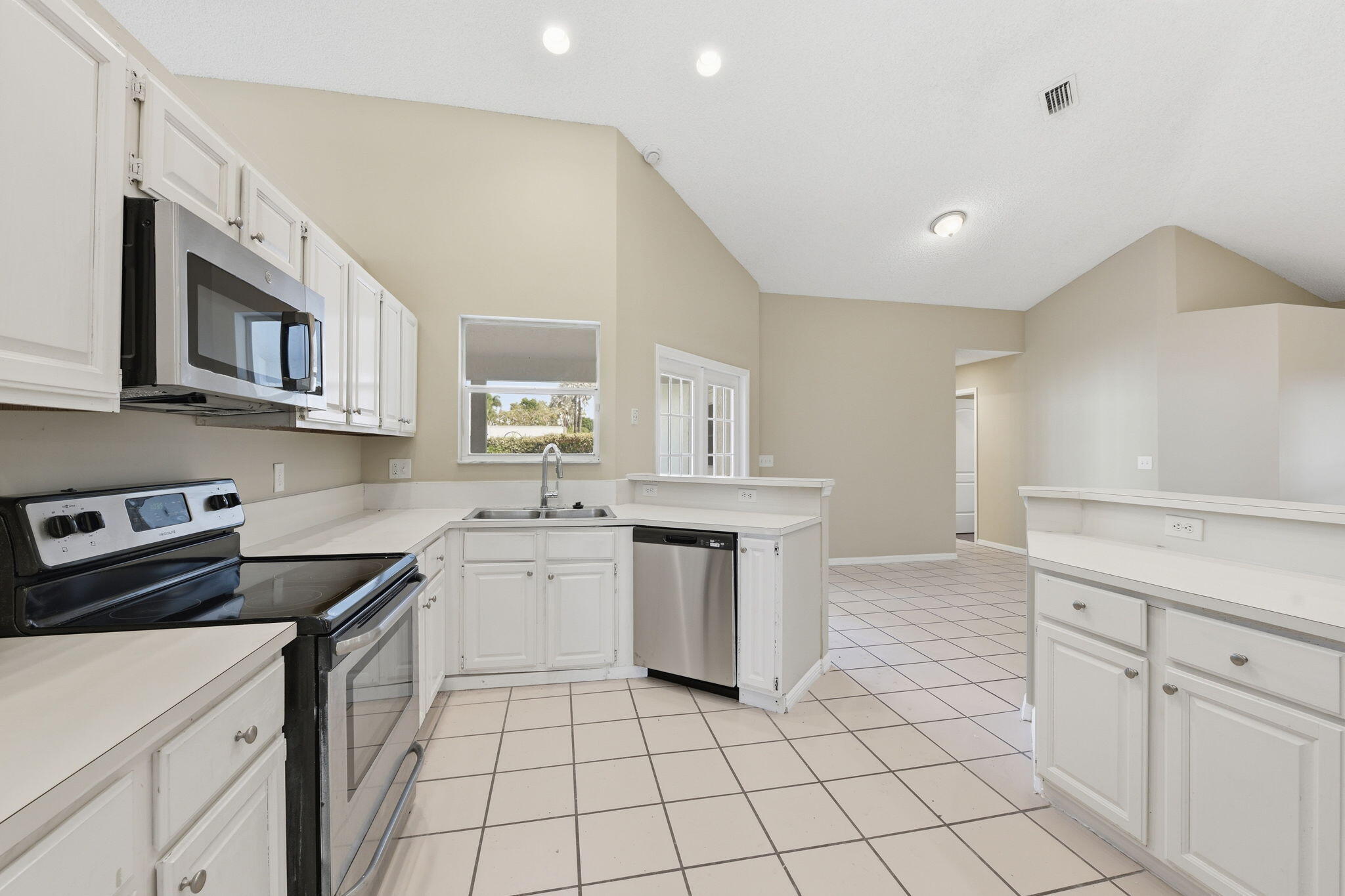 BOCA WINDS PAR D-1 - Residential