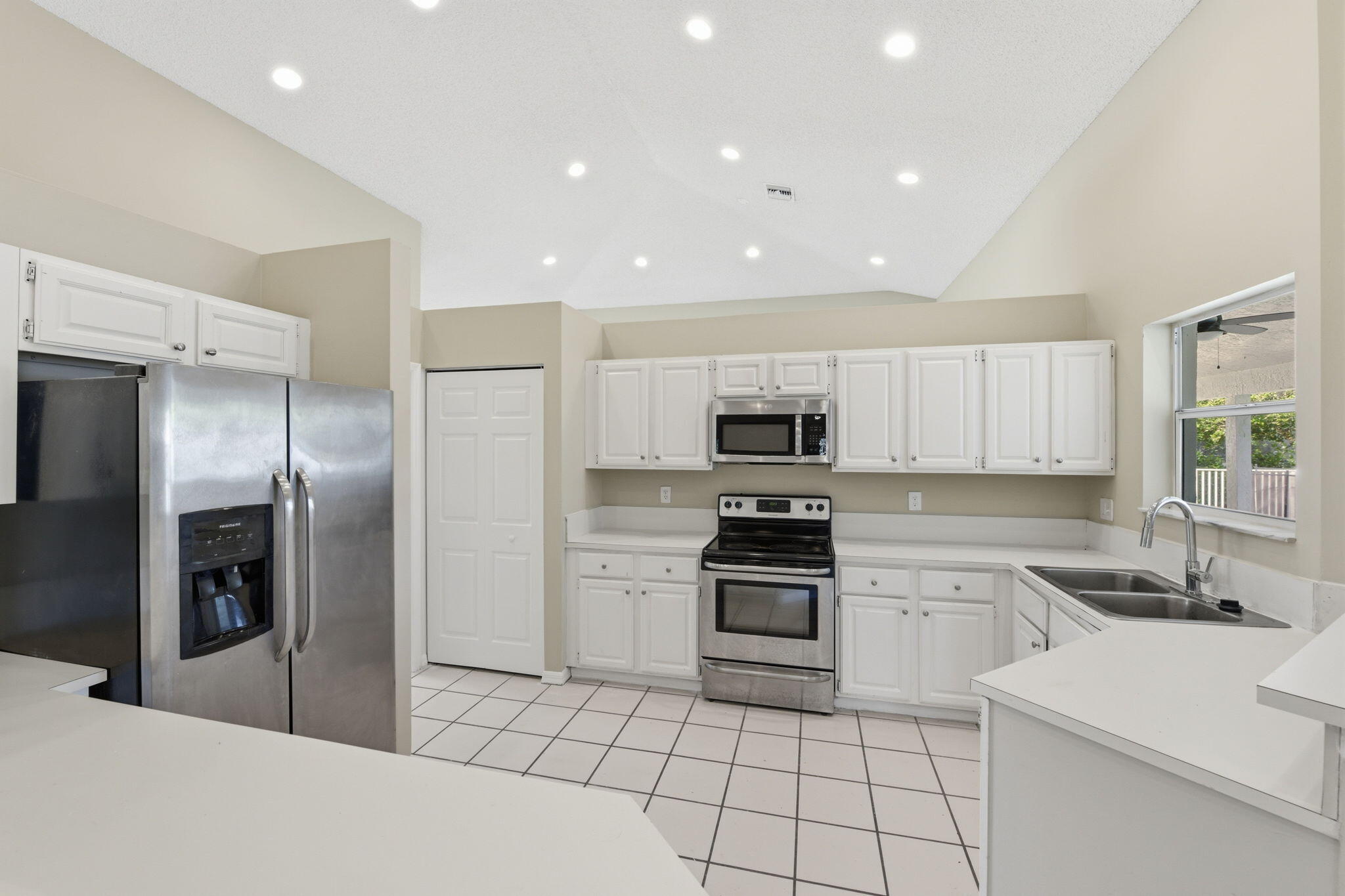 BOCA WINDS PAR D-1 - Residential