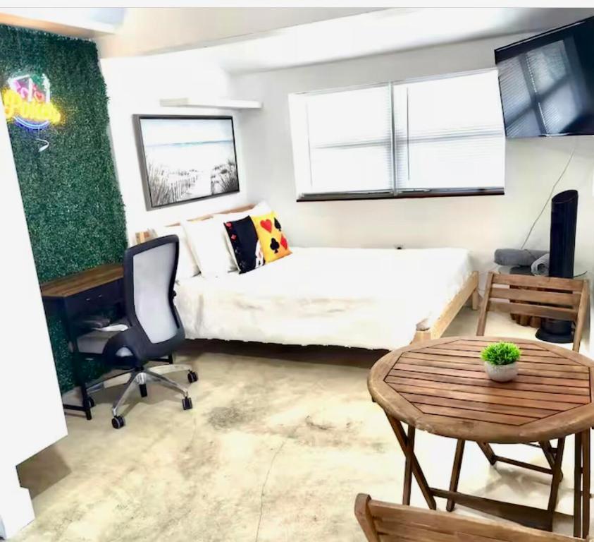 AVON HEIGHTS - Residential