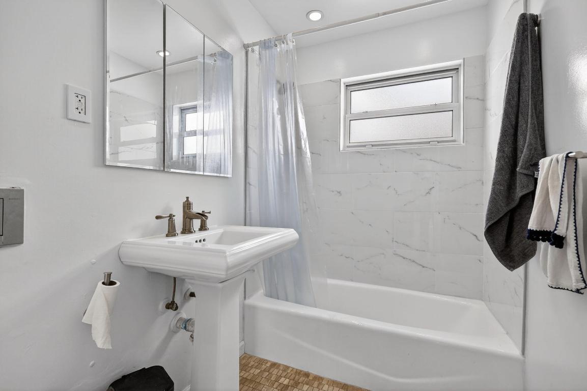 AVON HEIGHTS - Residential