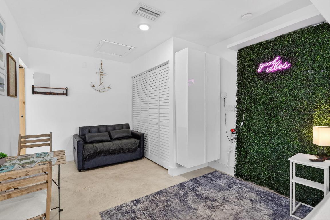 AVON HEIGHTS - Residential