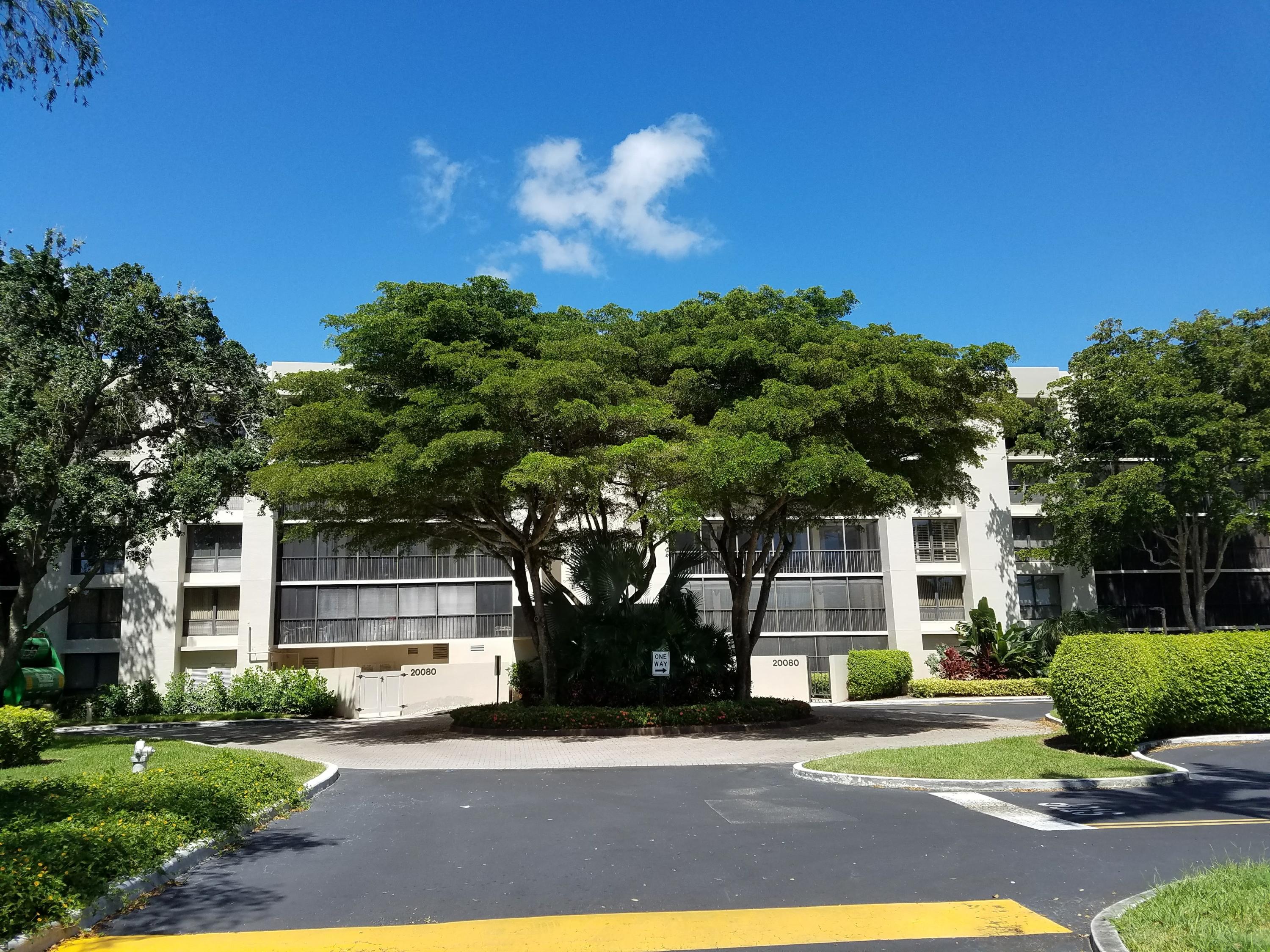 LAUREL OAKS - Residential