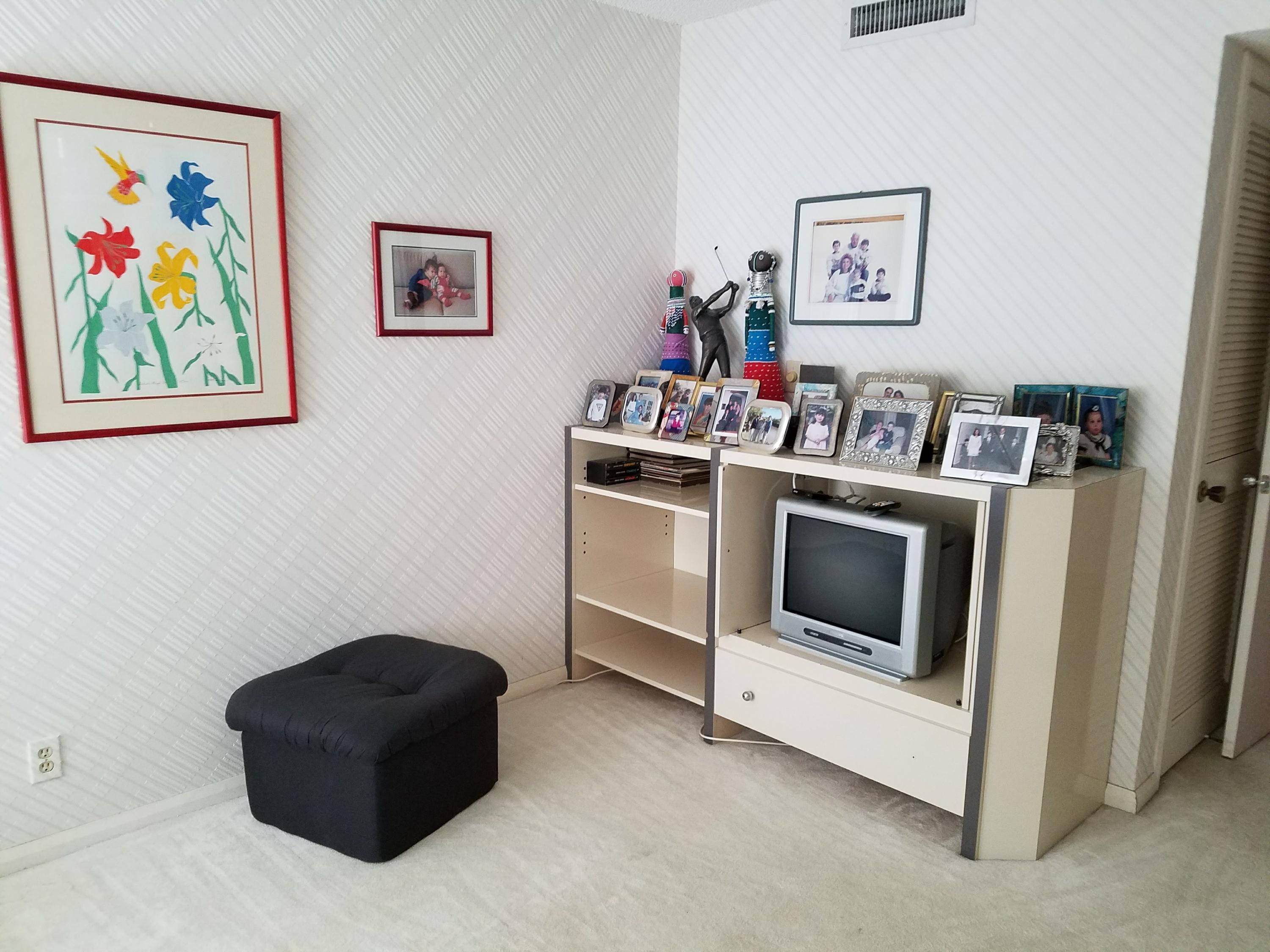 LAUREL OAKS - Residential