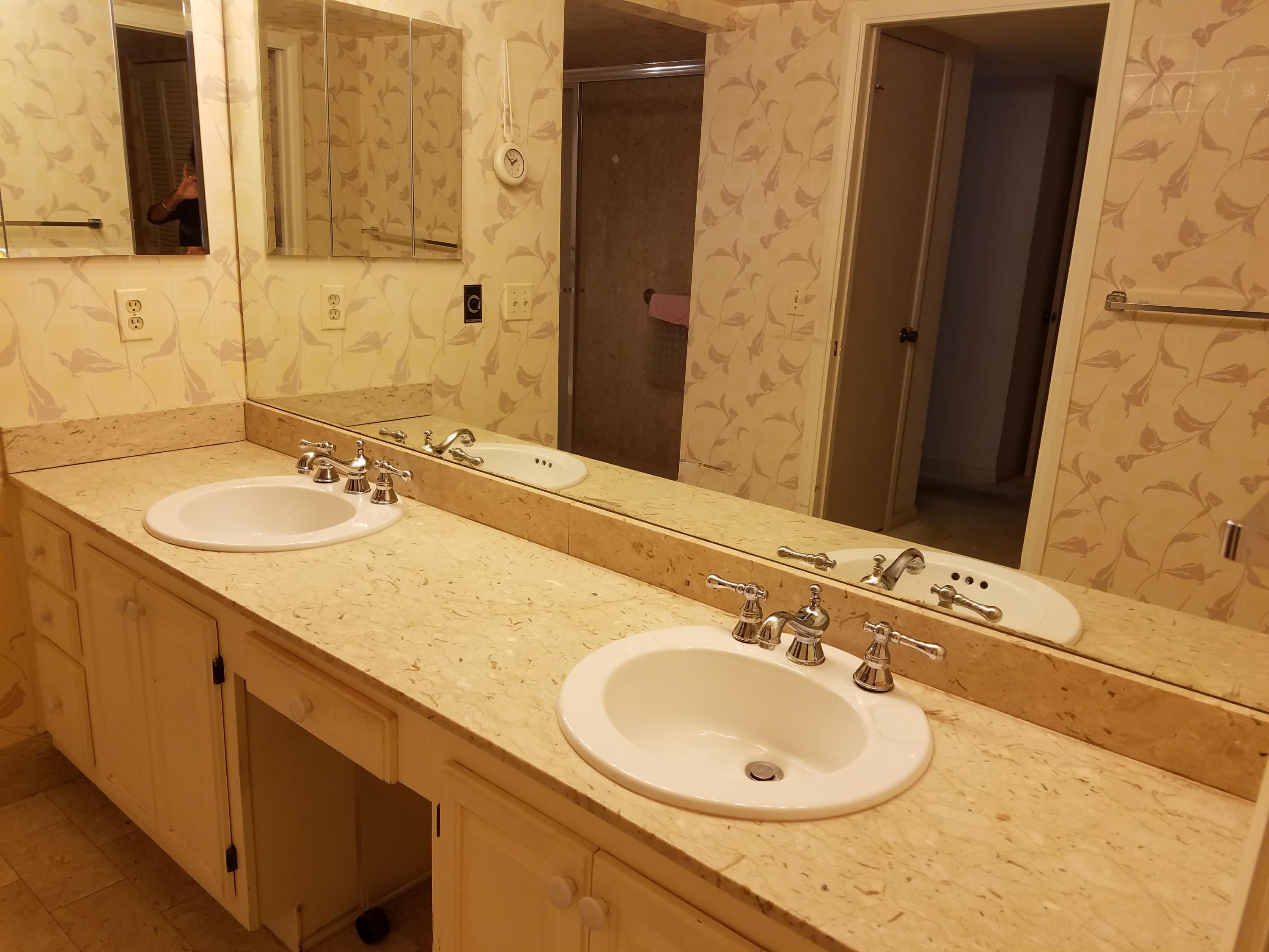 LAUREL OAKS - Residential