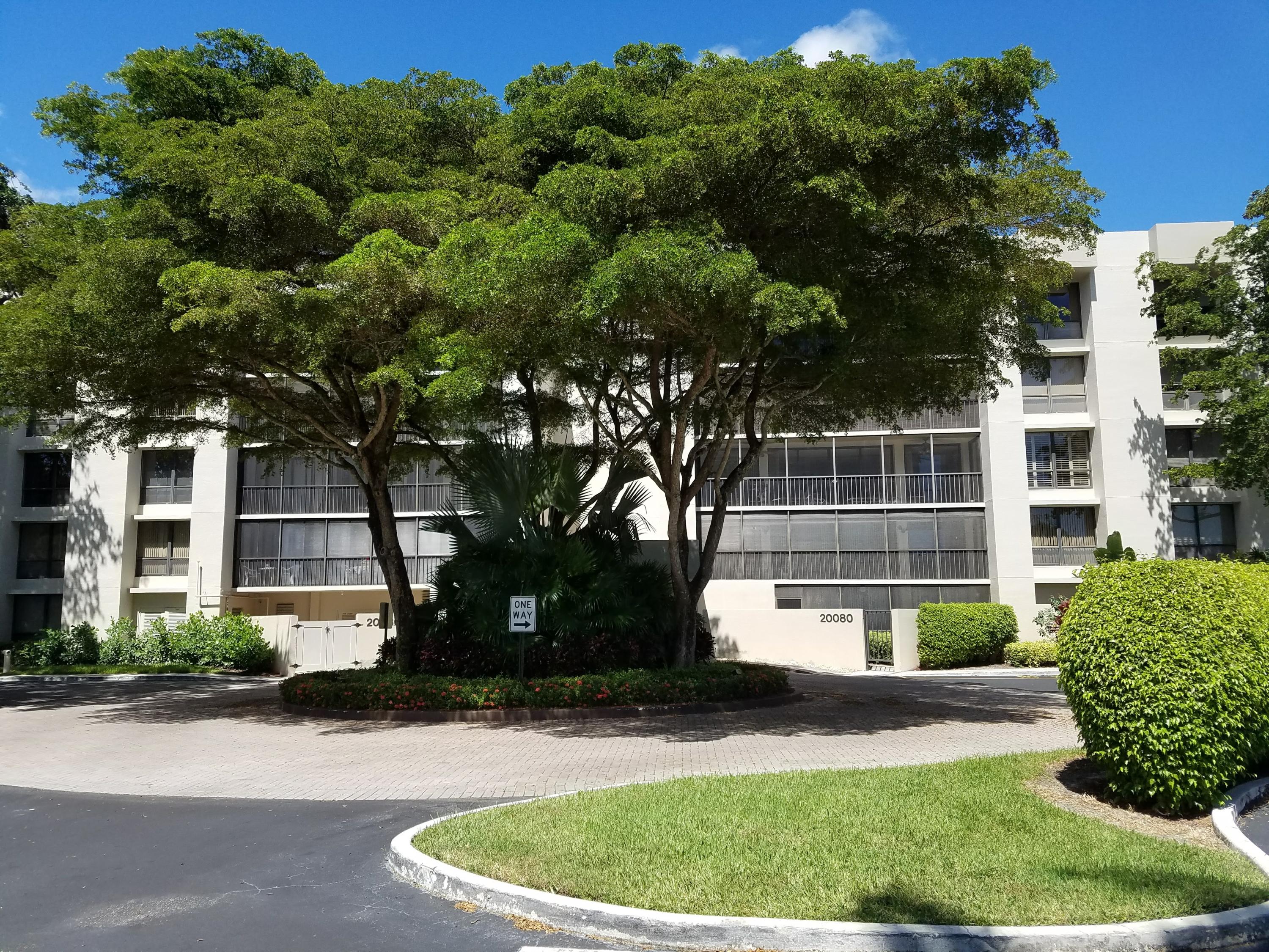 LAUREL OAKS - Residential