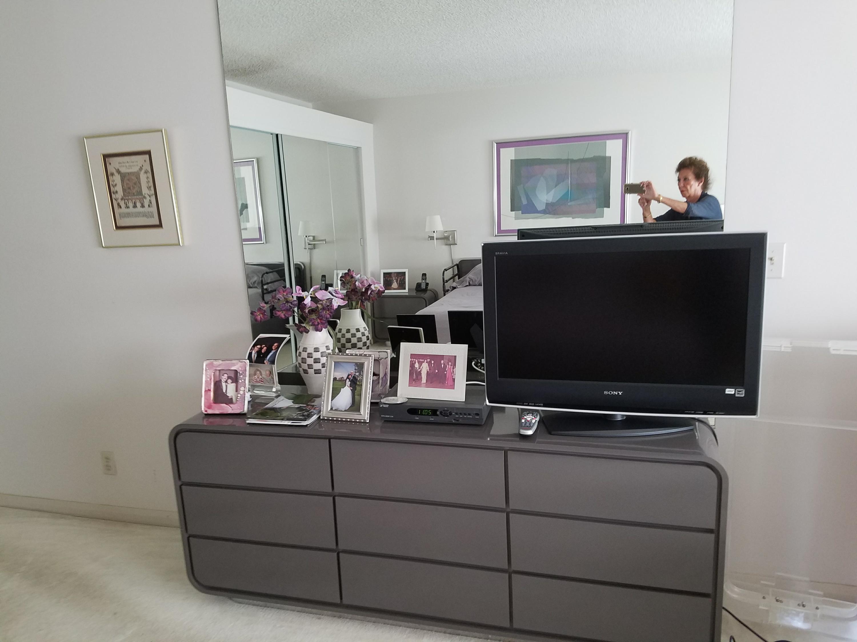 LAUREL OAKS - Residential