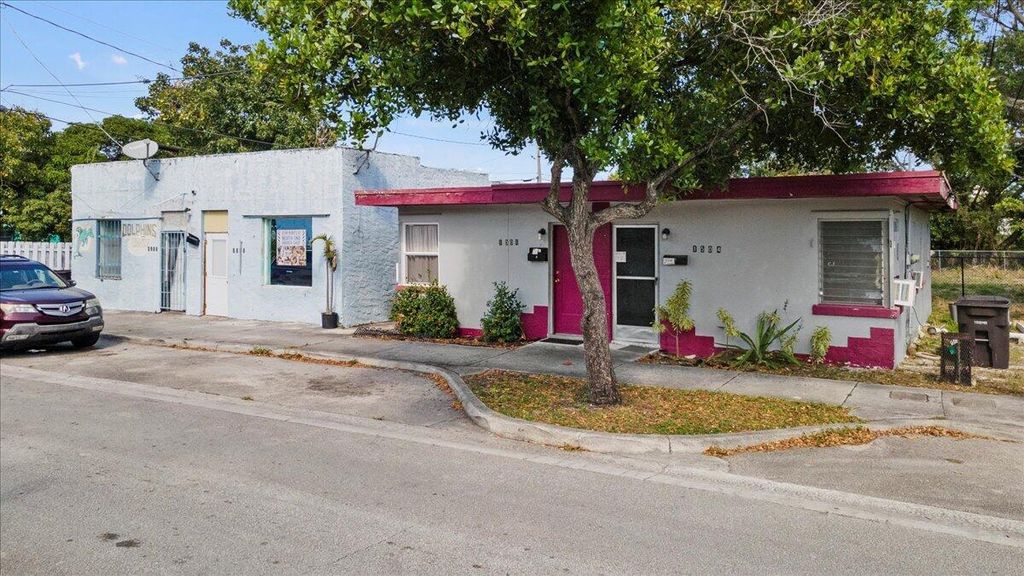 Photo of 1504 N Sapodilla Avenue N, West Palm Beach, FL 33401 (MLS # B26014430)