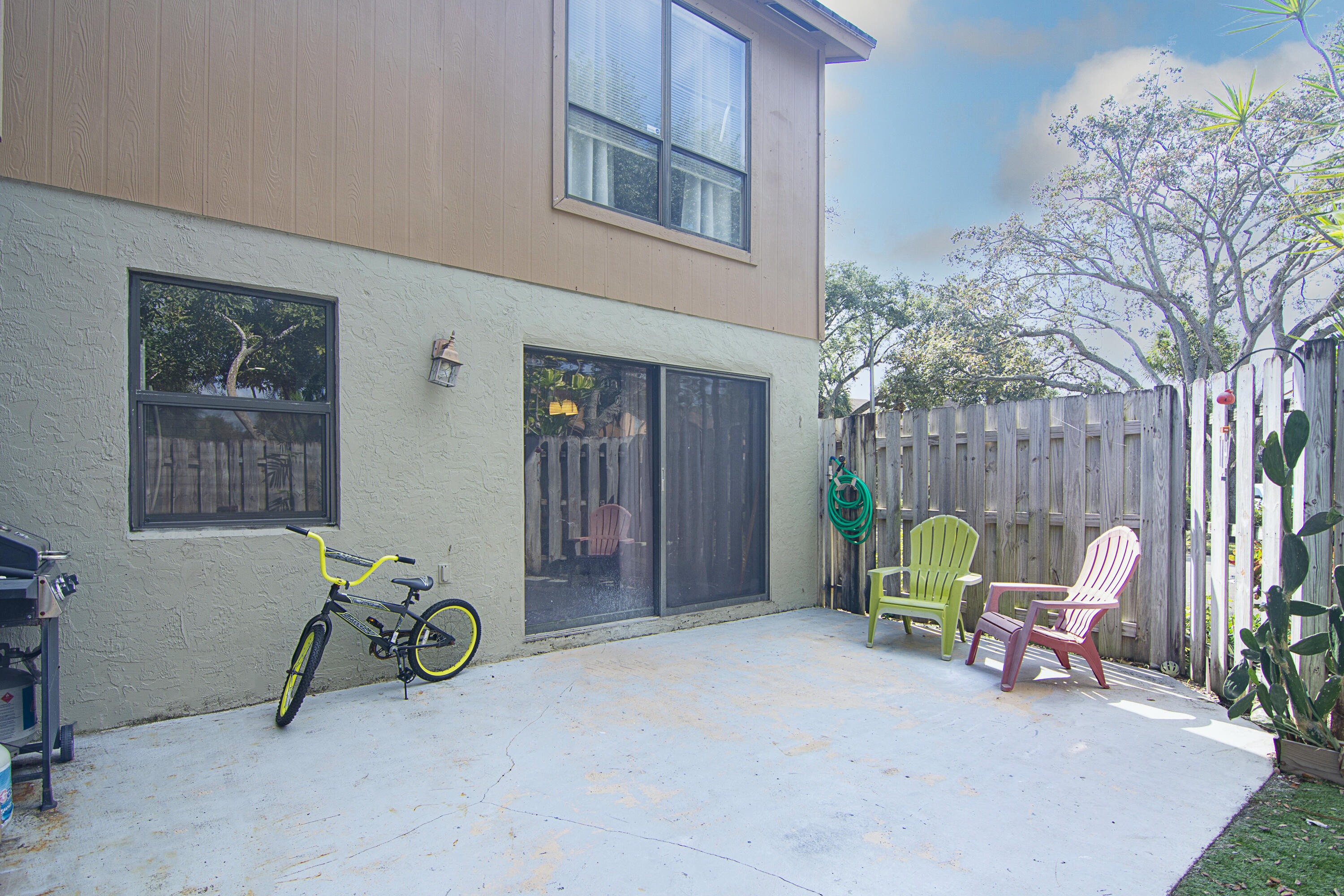 SANDTREE - Residential