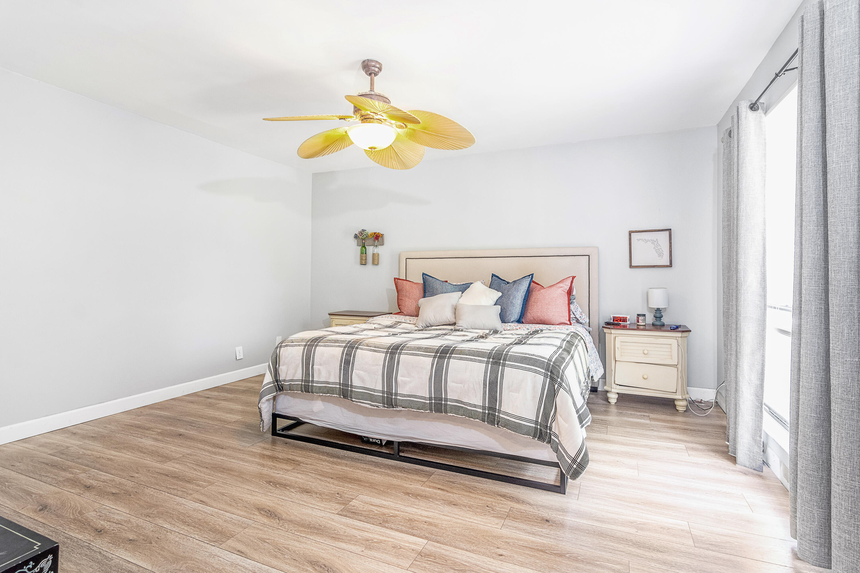 SANDTREE - Residential