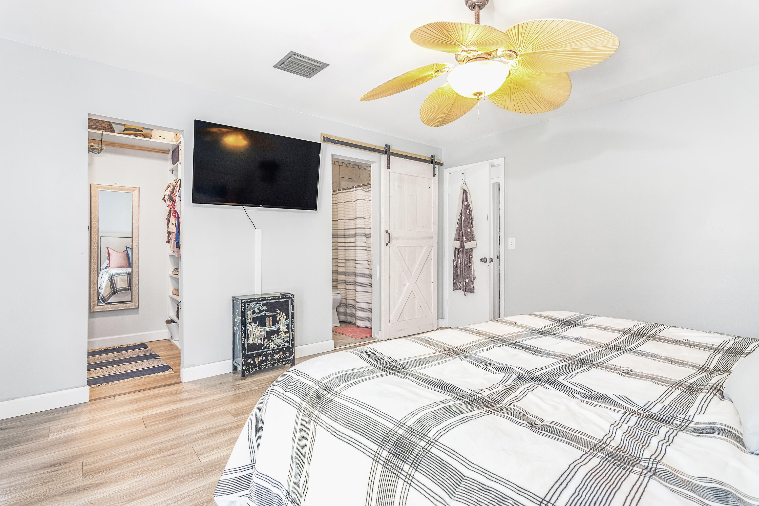 SANDTREE - Residential