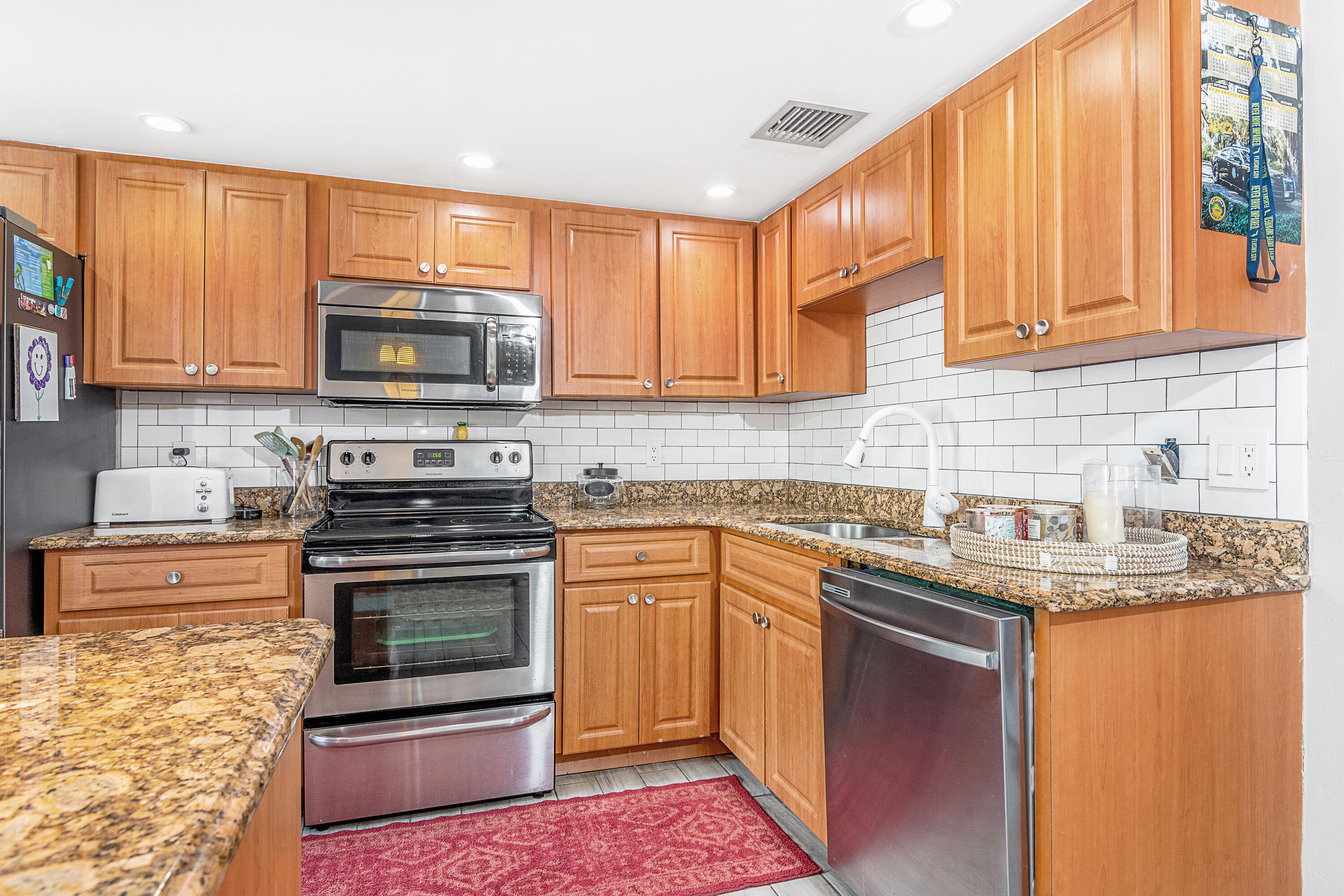 SANDTREE - Residential