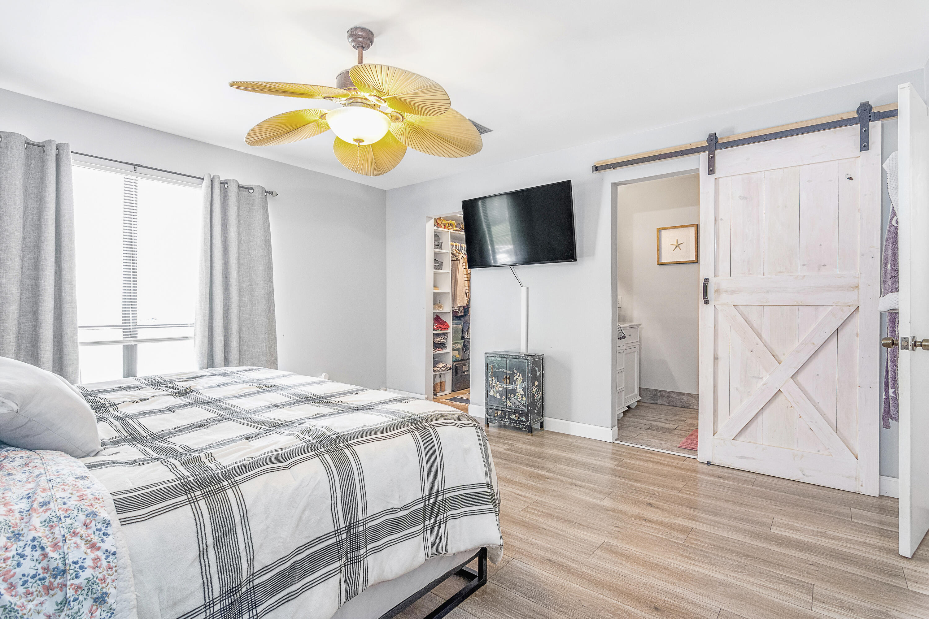 SANDTREE - Residential