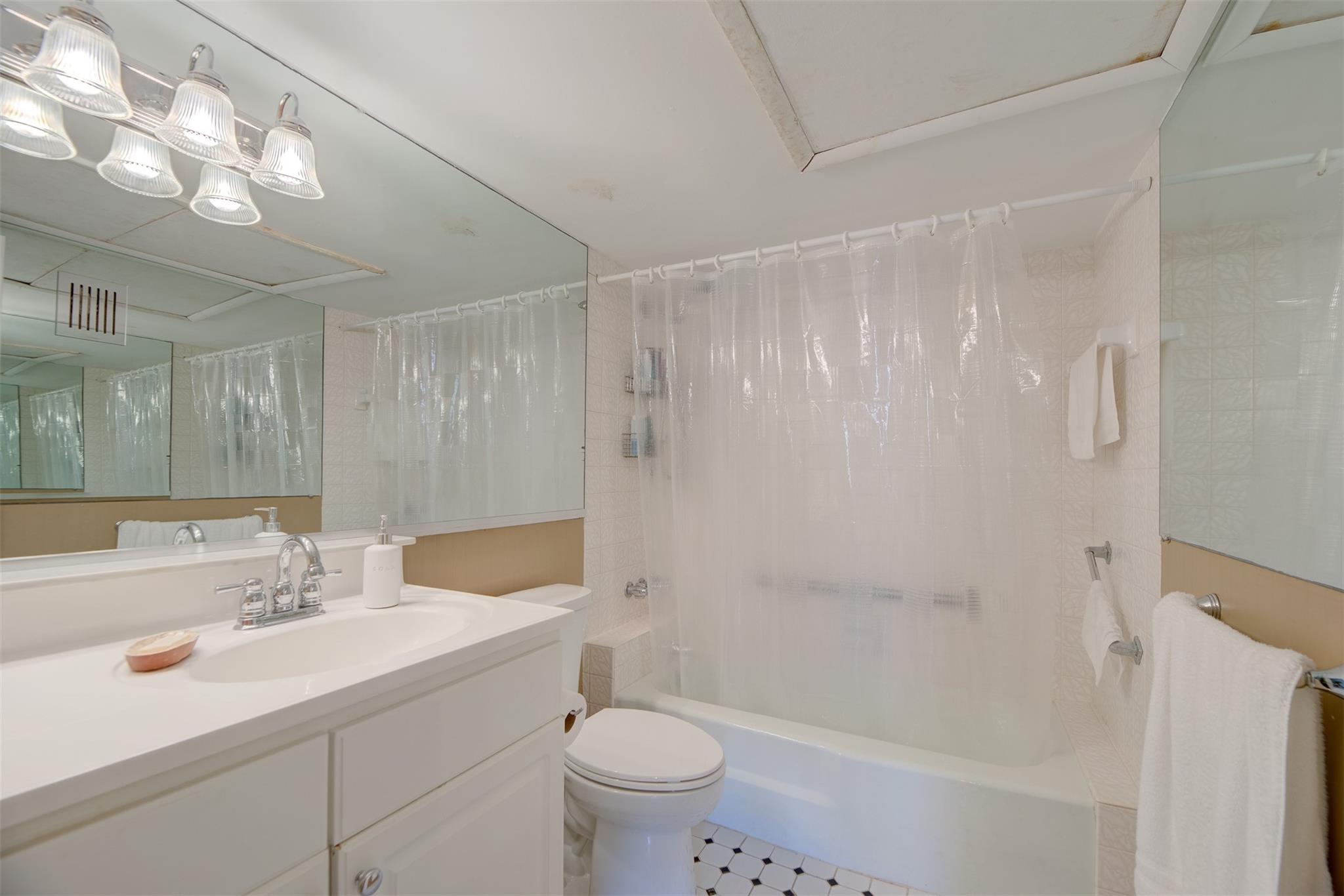 MANOR GROVE VILLAGE ONE I - Residential Lease