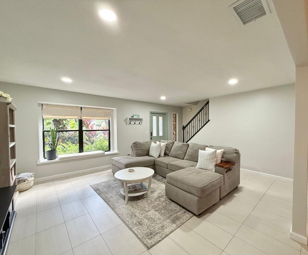 Photo of 1088 Raintree Drive, Palm Beach Gardens, FL 33410 (MLS # R11131885)