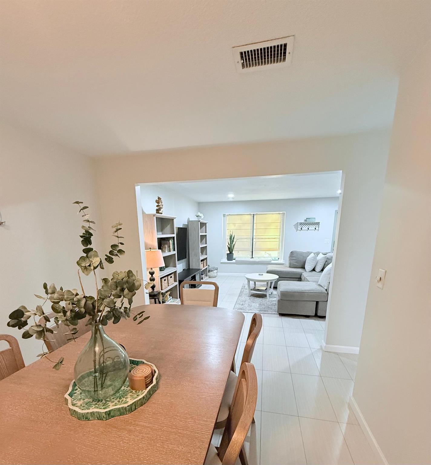 RAINWOOD EAST REPLAT - Residential Lease