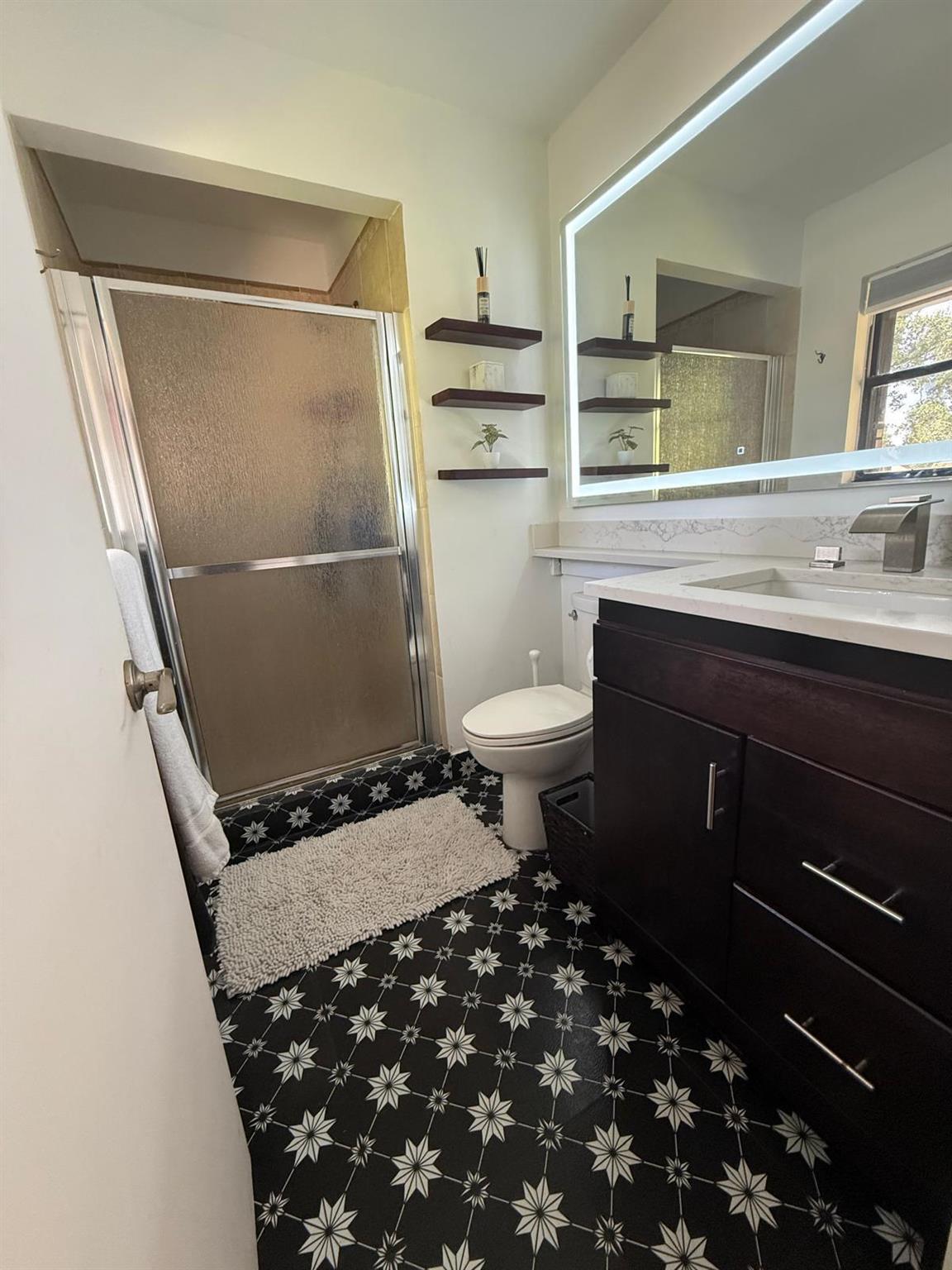 RAINWOOD EAST REPLAT - Residential Lease