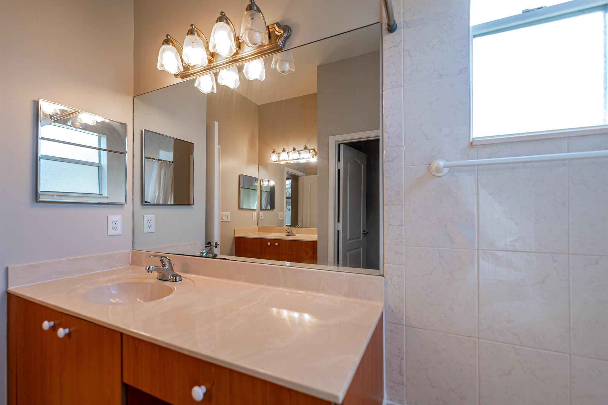 PORTOFINO SHORES PHASE TH - Residential