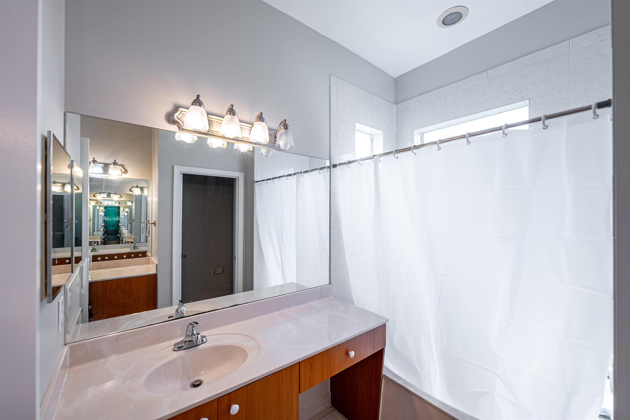 PORTOFINO SHORES PHASE TH - Residential