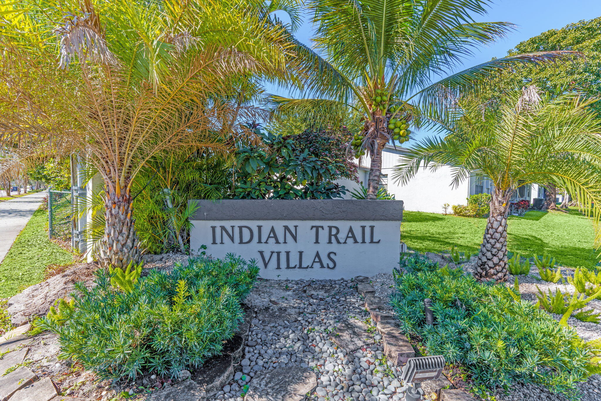 INDIAN TRAIL VILLAS 1 - Residential