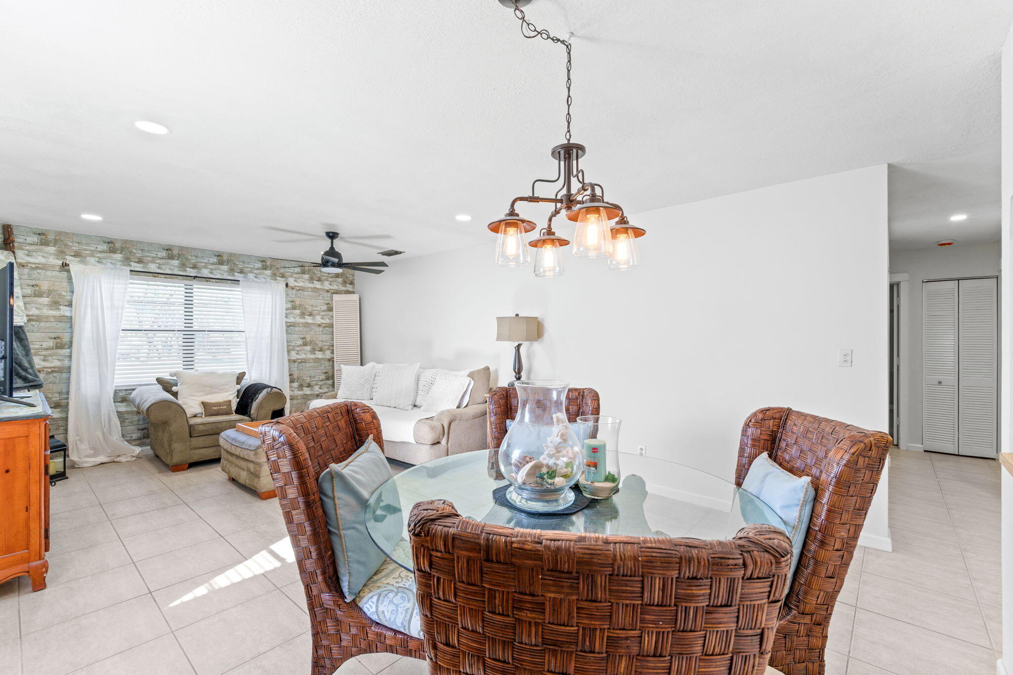 INDIAN TRAIL VILLAS 1 - Residential