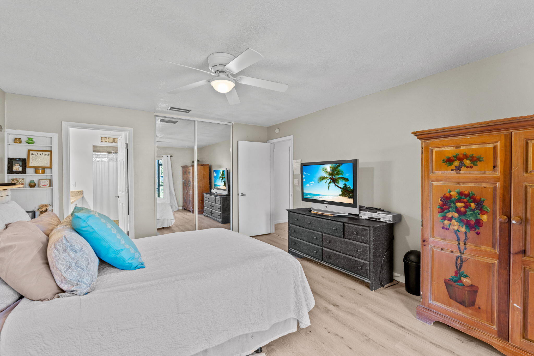 INDIAN TRAIL VILLAS 1 - Residential