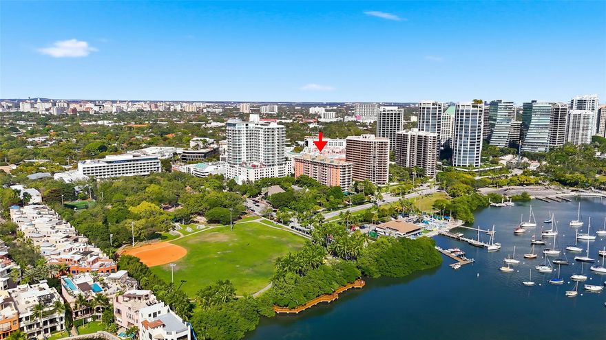 Enjoy the luxury 4-star hotel amenities & lifestyle of The Iconic Mutiny, Investment flexibility daily/short term/long term rentals! owner financing is available! Can be Furnished /unfurnished with king size bed, Sofa sleeper, Washer/ Dryer in unit! A full-service 24 hour security door man, front desk, full concierge, valet parking, 24 hour fitness with sauna & steam room, free lobby WiFi, gorgeous heated pool with whirlpool spa, 24 hour business center with ATM. The Mutiny also features an onsite restaurant/ bar with room service. Coconut Grove has the best shopping, movies, waterfront dining 30+ bars & restaurants local. Across from Marina with boats, jet ski, paddle boarding, fishing & snorkeling. Coconunt Grove's Famous Sailing club is across the Street. Ready for immediate occupancy!