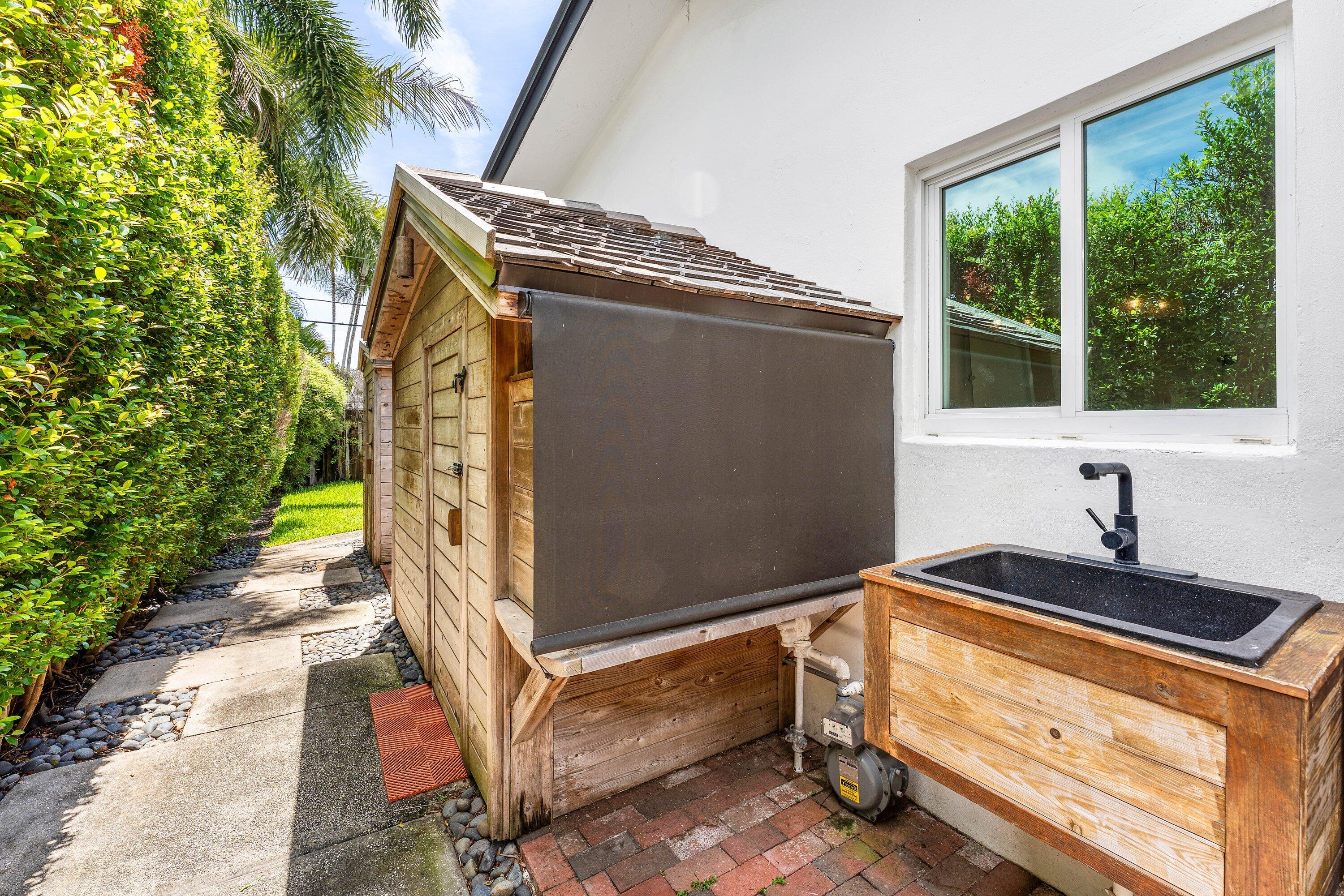 CORAL TERRACE - Residential