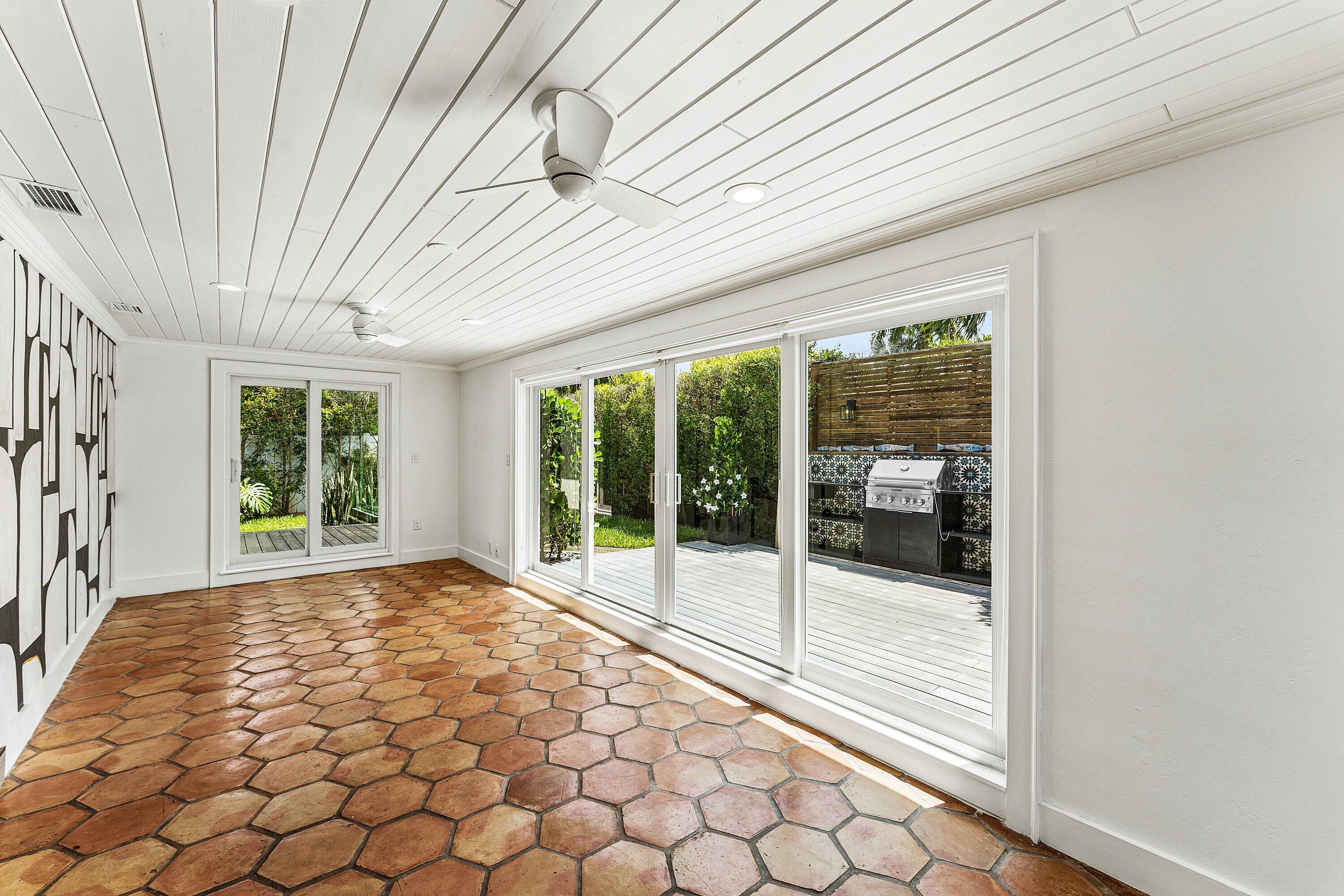 CORAL TERRACE - Residential