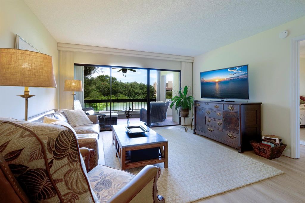 Photo of 1036 Us Hwy One #125, North Palm Beach, FL 33408 (MLS # R11113331)