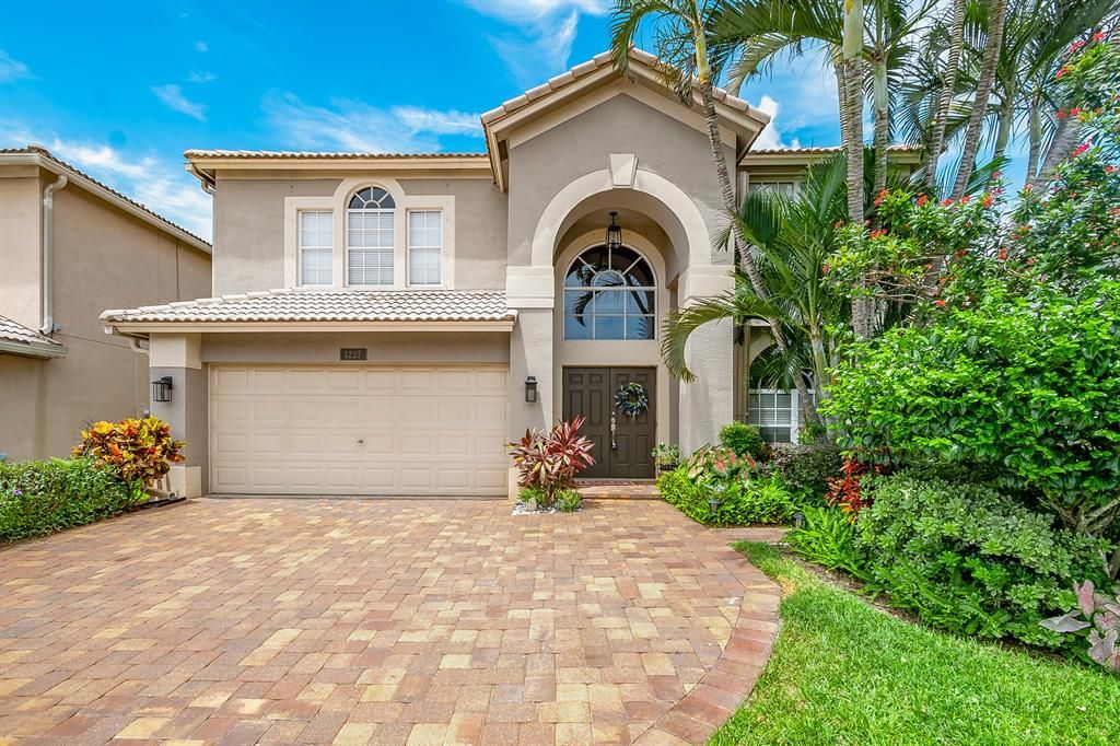 Photo of 1227 Avondale Lane, West Palm Beach, FL 33409 (MLS # R10735882)