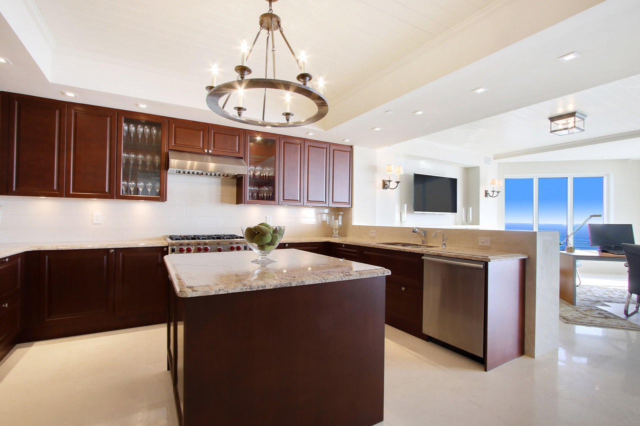 Ritz Carlton Residences - Residential