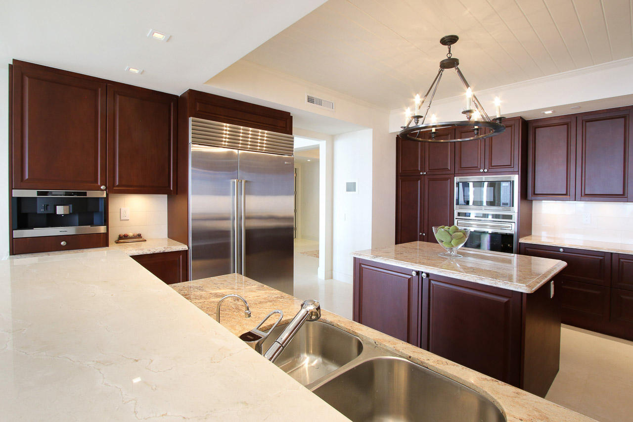 Ritz Carlton Residences - Residential