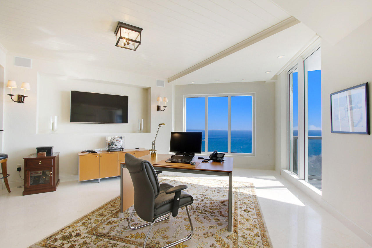 Ritz Carlton Residences - Residential