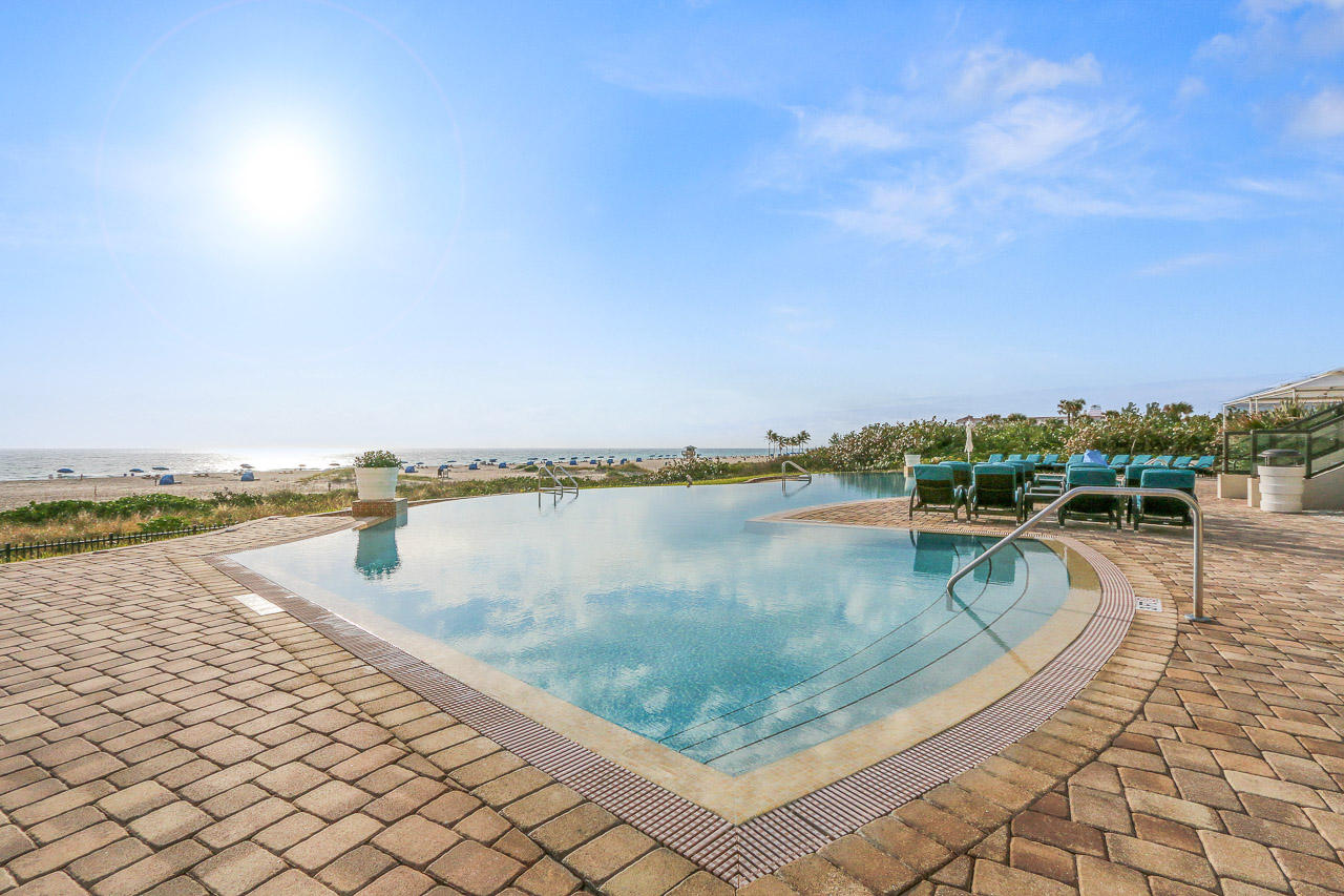 Ritz Carlton Residences - Residential