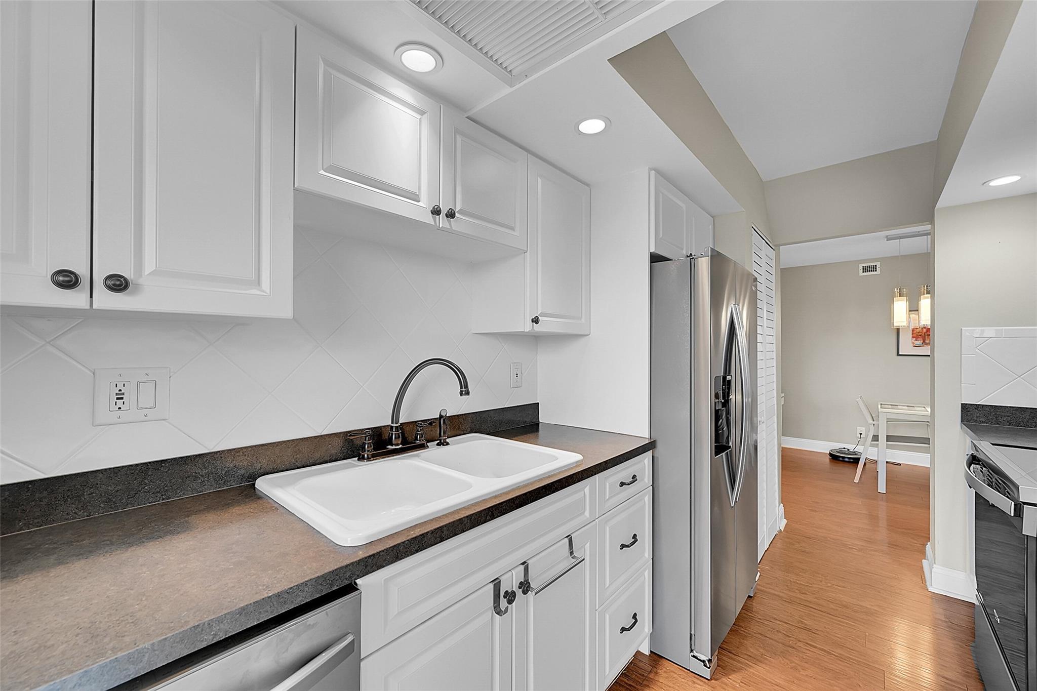 Vantage View Condo - Residential Lease