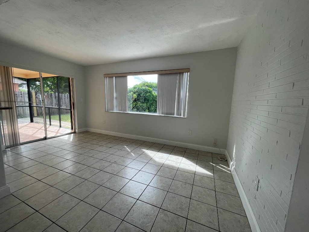 Sunrise Golf Village Sec - Residential