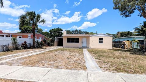 Single Family Residence in West Palm Beach FL 639 Aspen Road Rd.jpg