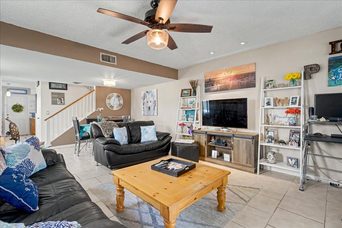 RIVERWALK 3 - Residential