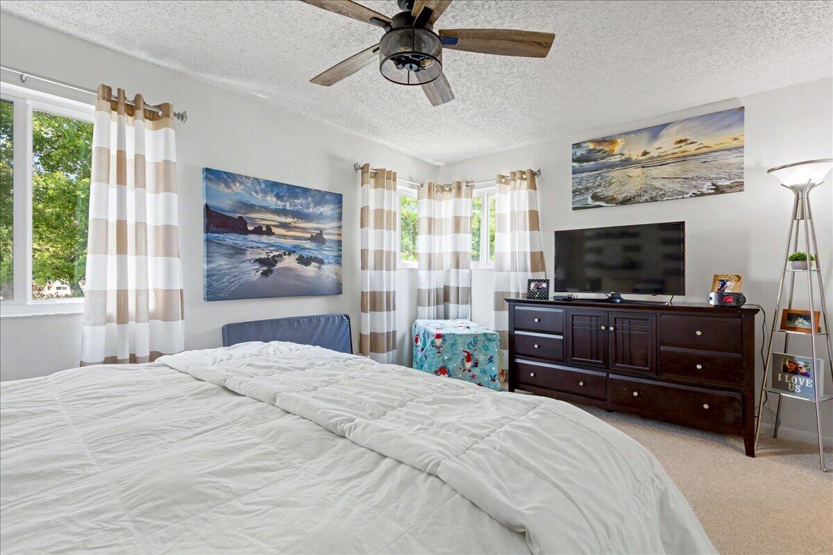 RIVERWALK 3 - Residential