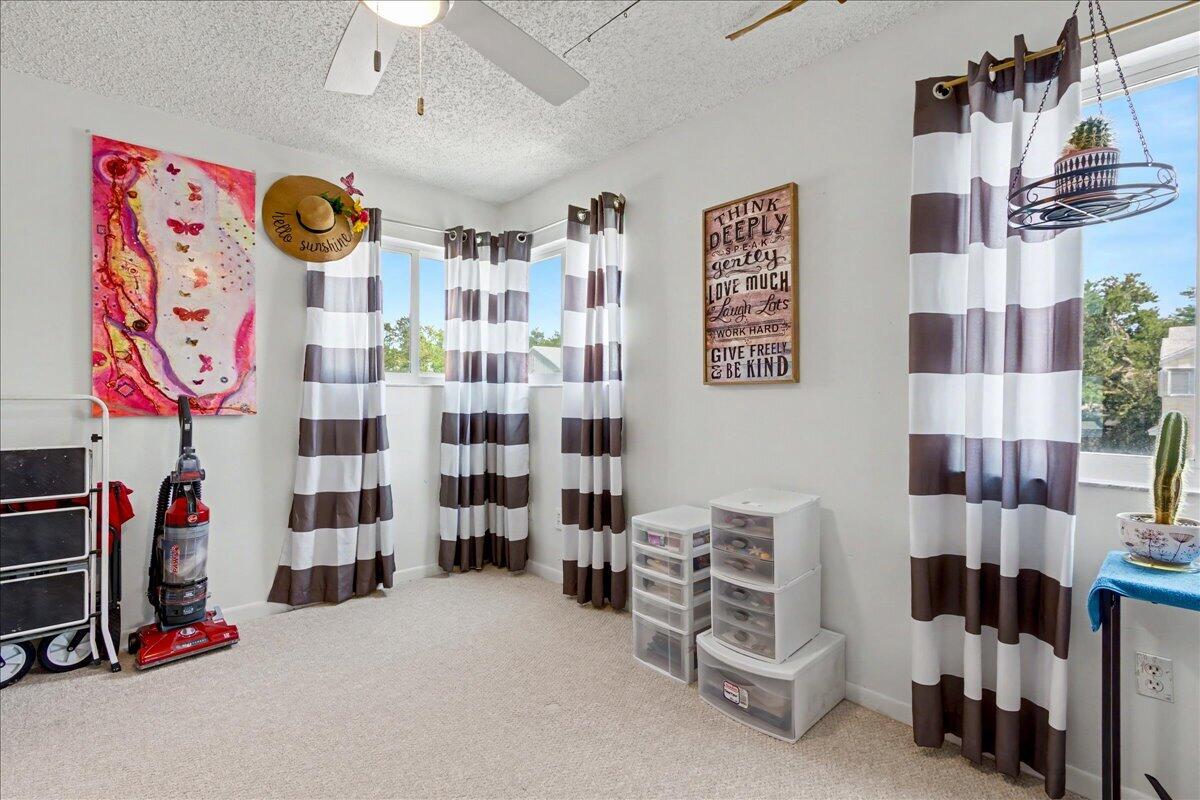 RIVERWALK 3 - Residential