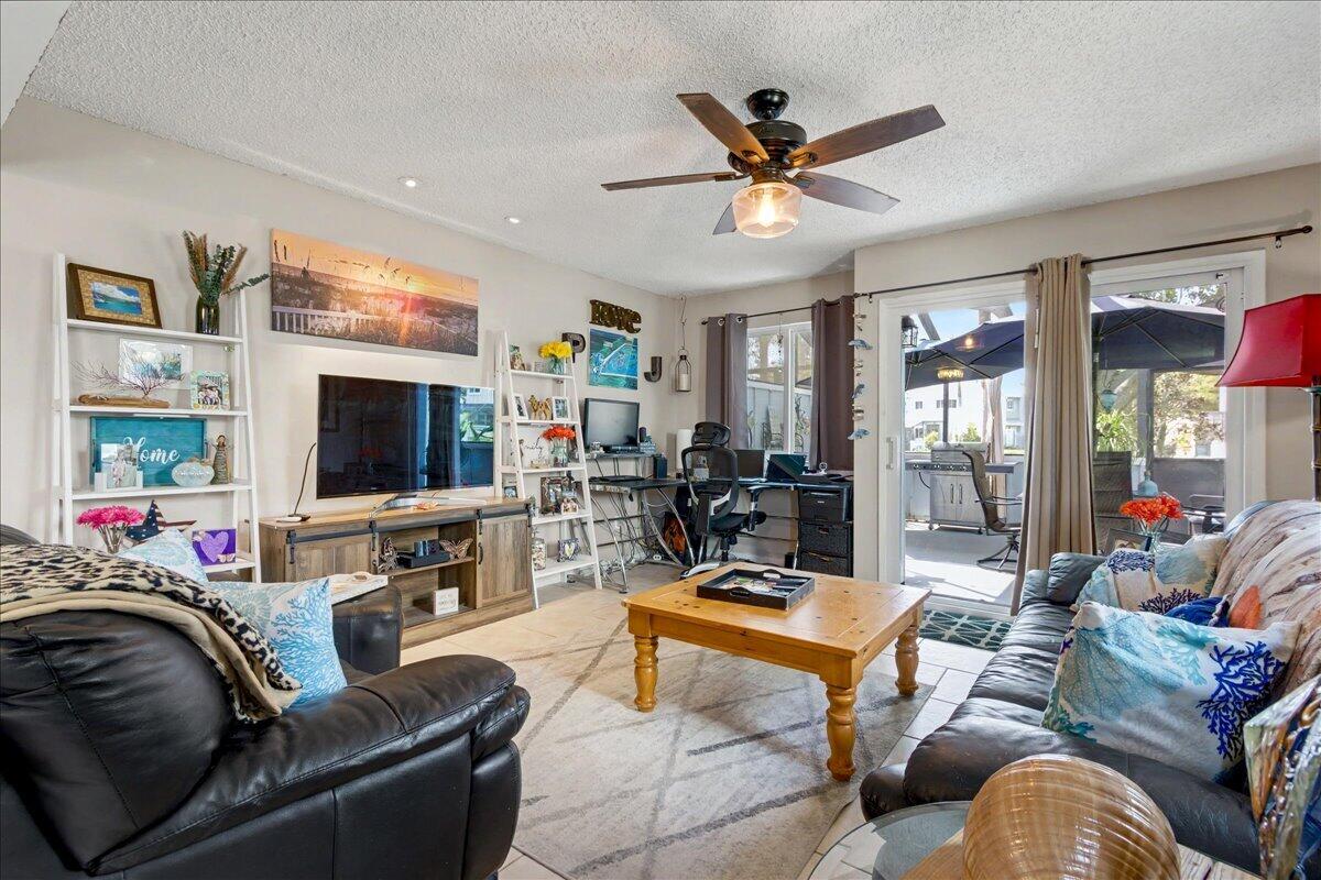 RIVERWALK 3 - Residential