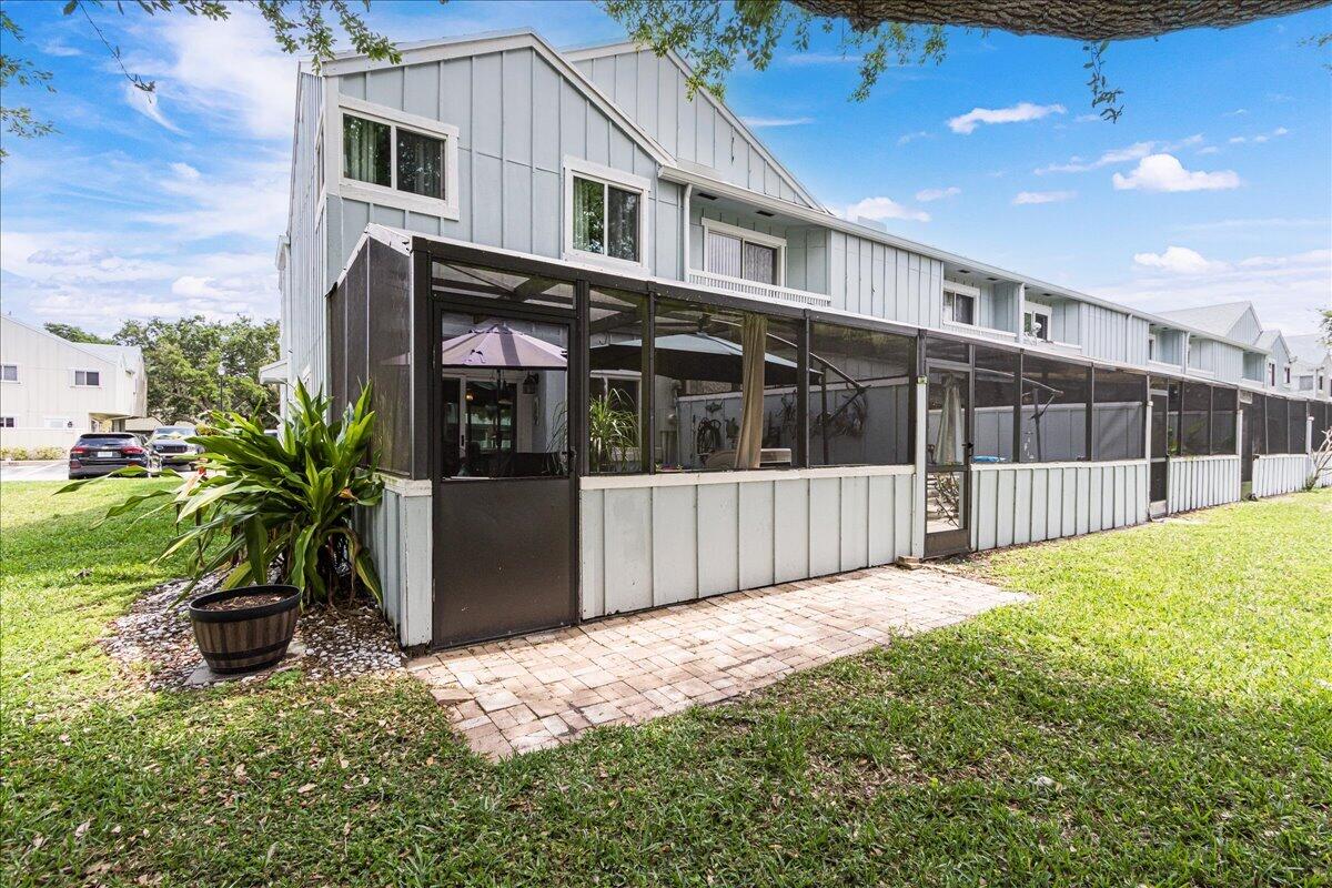 RIVERWALK 3 - Residential