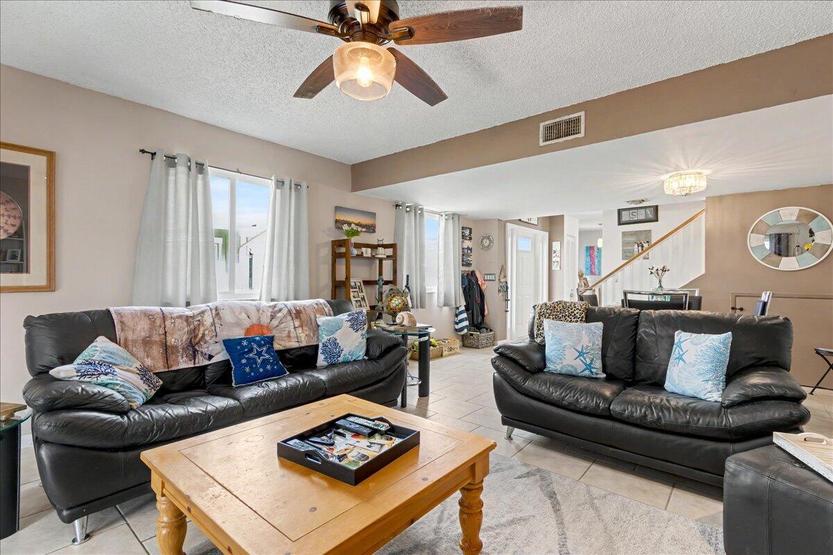 RIVERWALK 3 - Residential