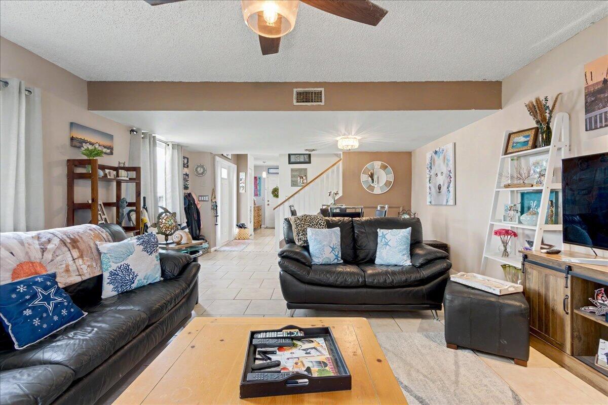 RIVERWALK 3 - Residential