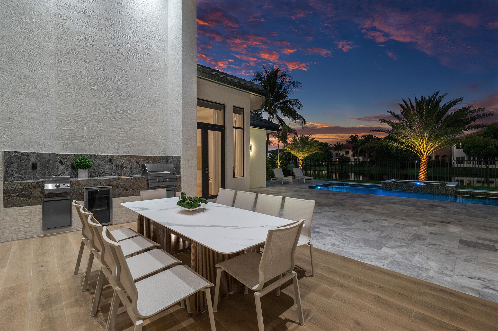 THE OAKS - Residential