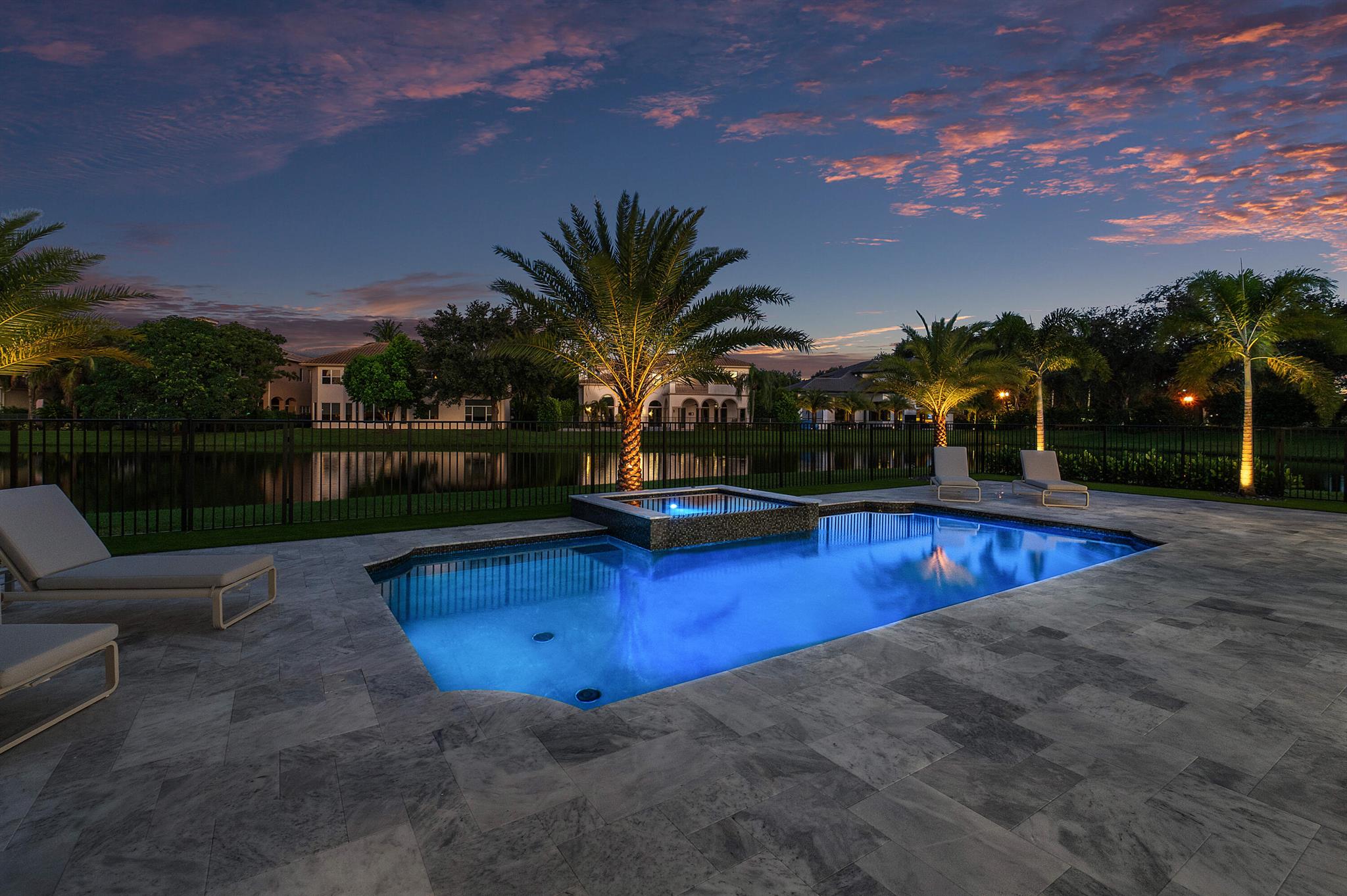 THE OAKS - Residential