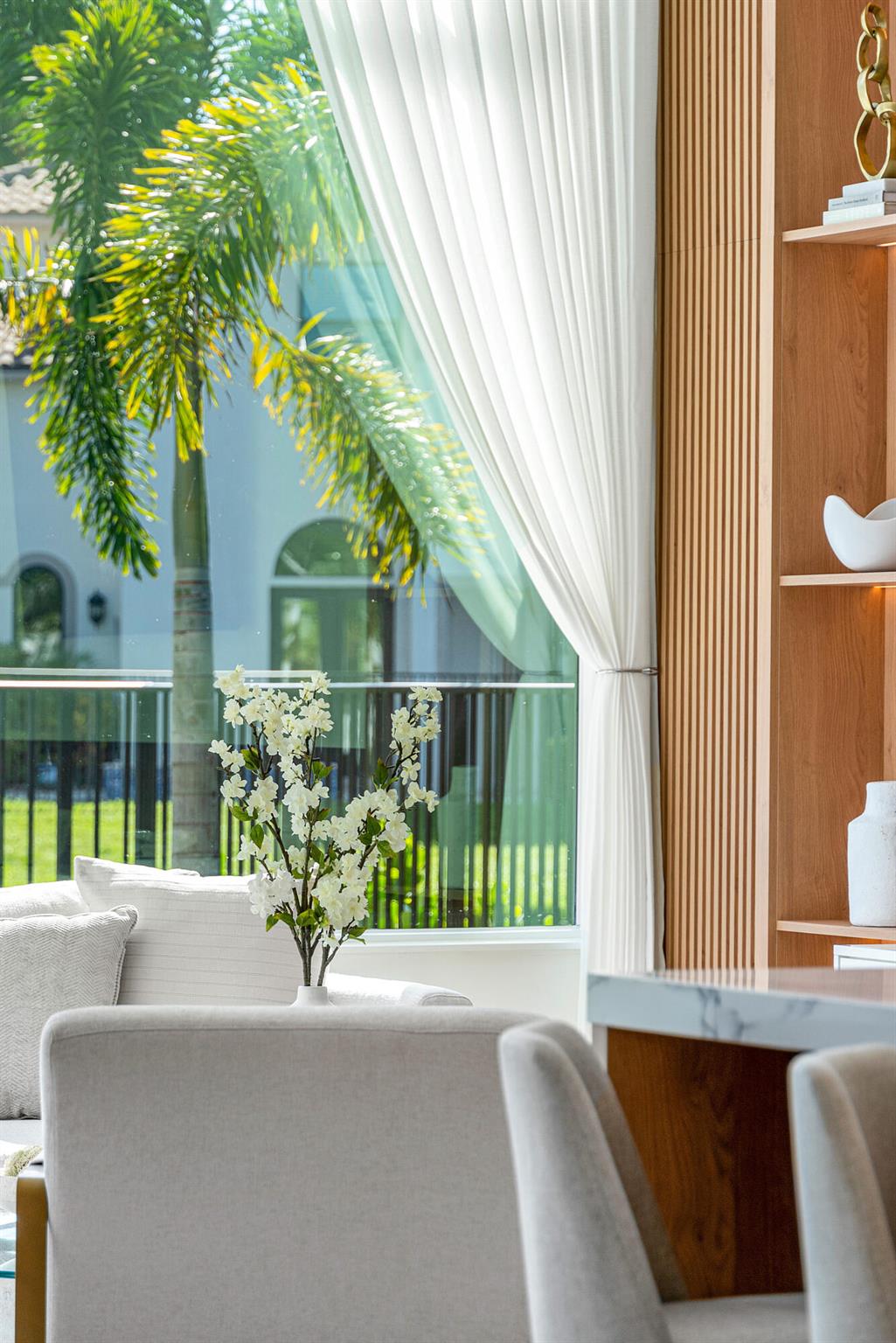 THE OAKS - Residential