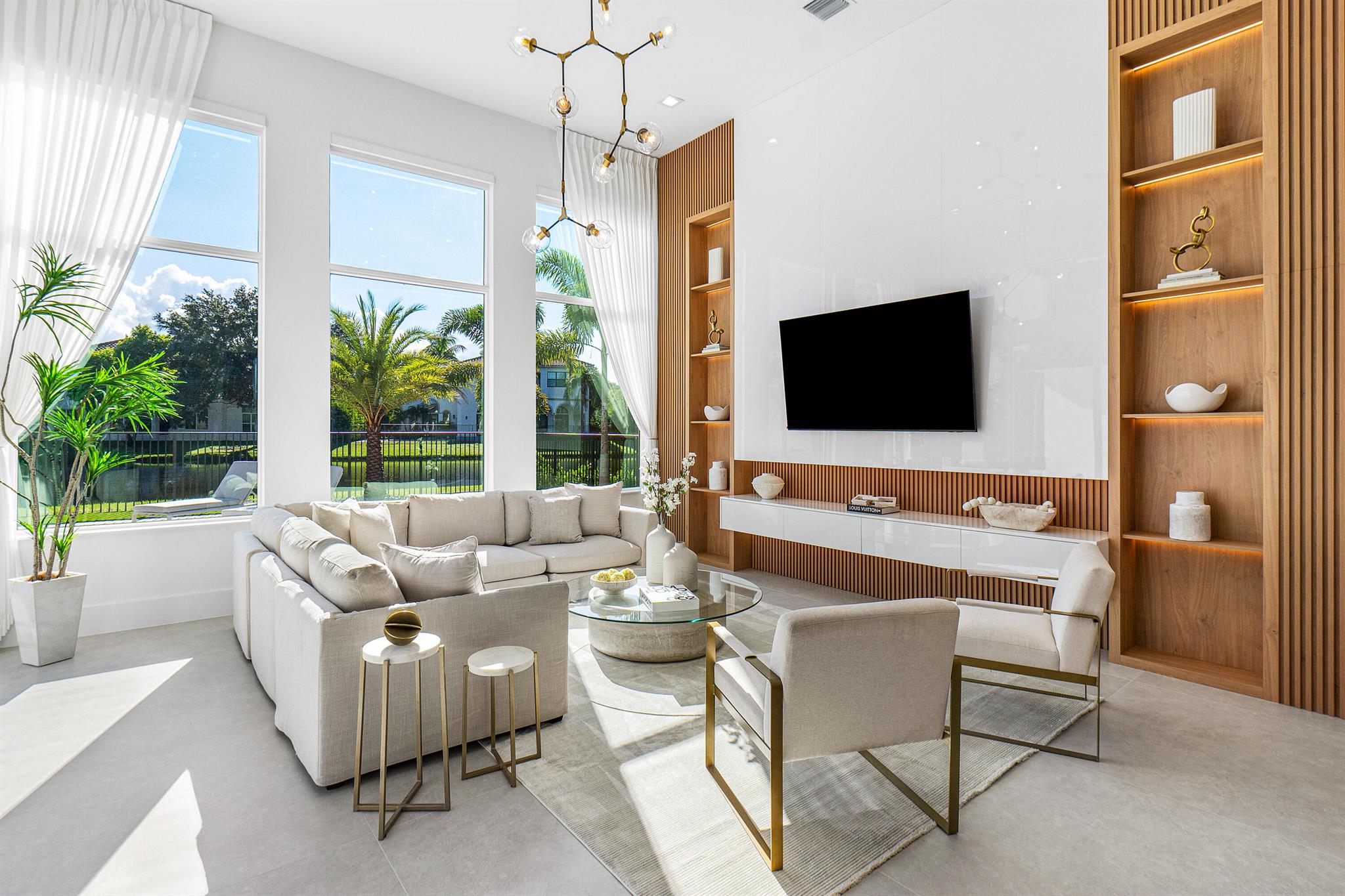 THE OAKS - Residential